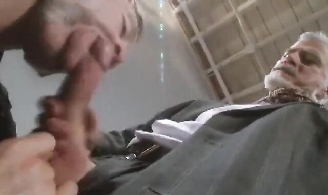 Dad Suit bonks Delivery twink