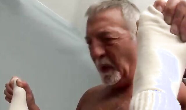 that stud Luvs 2 Daddies To Do It