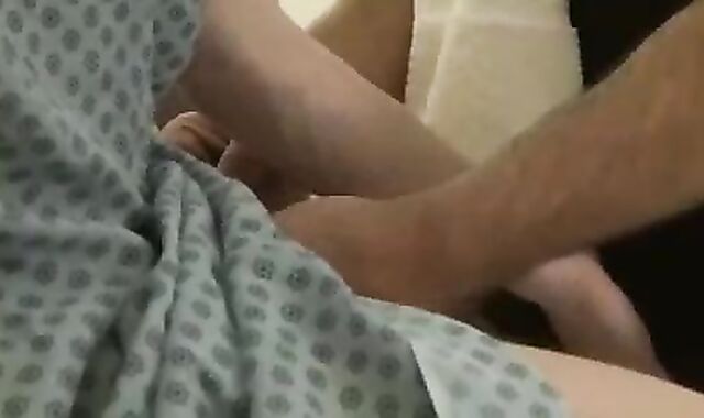 Follado Por Su Medico En La Consulta