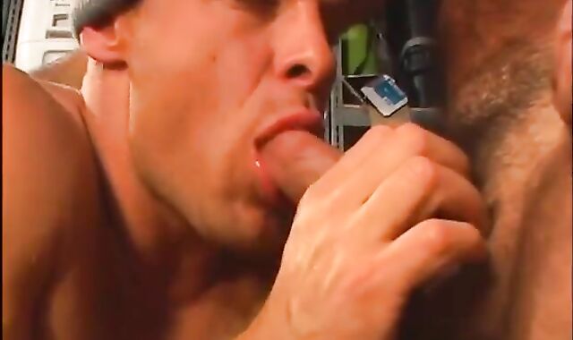 strenuous dilf gives unrighteous wazoo pulverizing