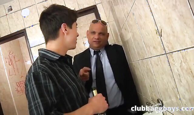 Big Dad Barebacks teenager In douche