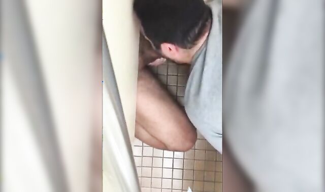 Big Cock Amateur Blowjob in a Public Restroom 2