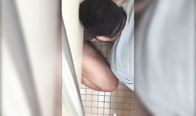 Big Cock Amateur Blowjob in a Public Restroom 2