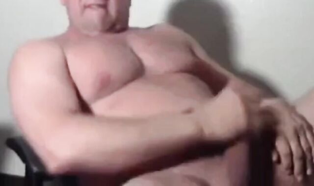 Muscular Daddy Bear Self Facial