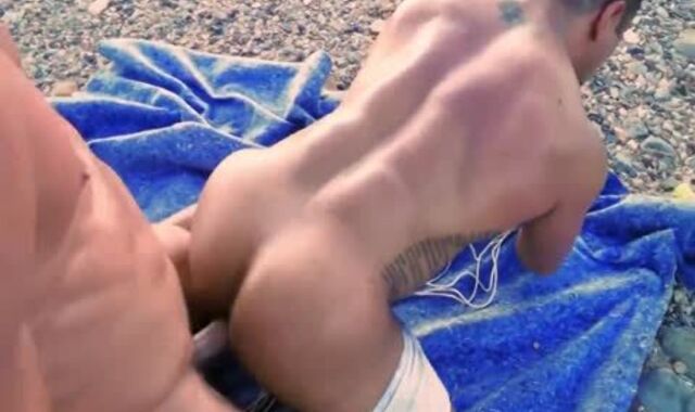 Desert Fuckdown voyeur-voyeur Ryan Rose voyeur&voyeur Draven Navarro