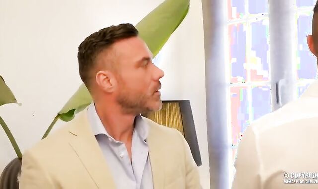 Manuel Skye voyeur&spycam Klien Kerr