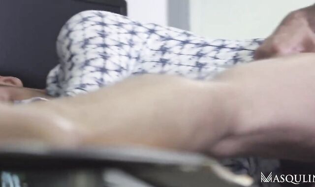 The Office,voyeur Part 1 voyeur?spycam?voyeur?spycam Bear Torres tears up Damon Heart unprotected