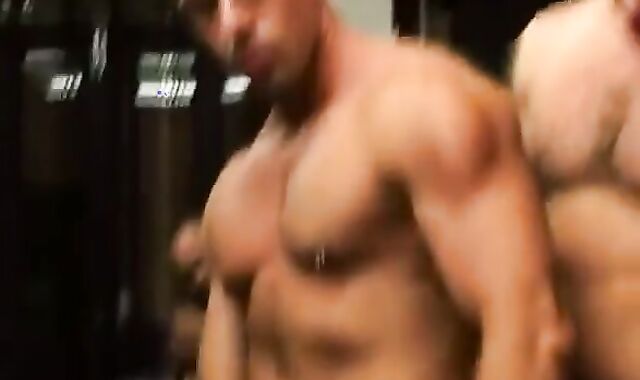 trio-some De Hombres Calientes