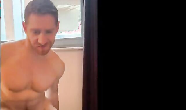 Red-haired luvs A Tatted man sausage