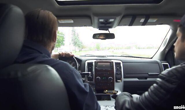 naked Tow Service - Pierre Fitch and Bo Sinn Yankee Fucky-Fucky