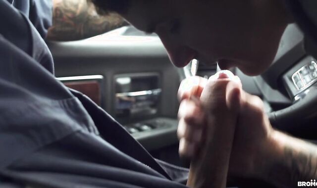 naked Tow Service - Pierre Fitch and Bo Sinn Yankee Fucky-Fucky