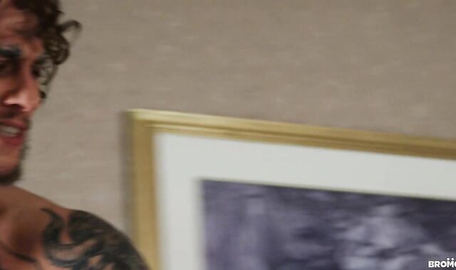 Hotel unprotected - Bo Sinn and Romeo Davis Yankee Hook up