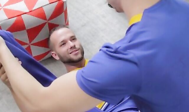 Trainer Confessions - Will Braun and Luke Adams booty shag