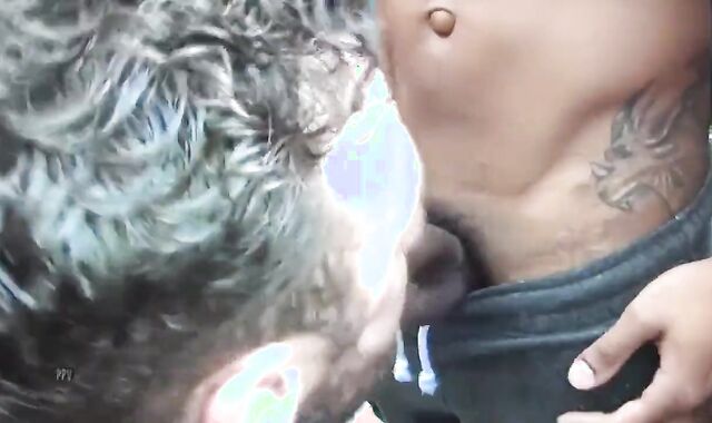 LOGAN MOORE gang-fuck PARTE 1