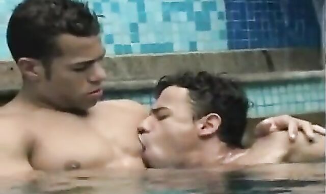 teenagers And Cubs gang romp And devour At Pool