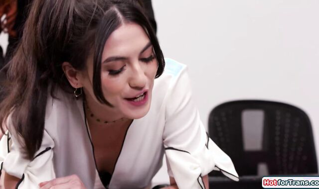 A job interview at a free use workplace