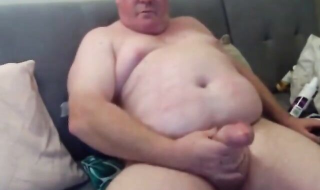 Big-Cock Daddy Bear Cums on Webcam 2