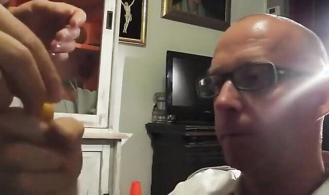 Saugender Nachbar: Amateur-Blowjob von einem Muskelprotz 3