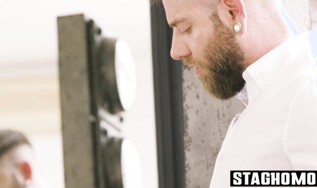 Greek god Rico Vega fucks Bastian Karim!