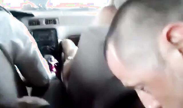 Old-Young Blowjob in a Taxi 2