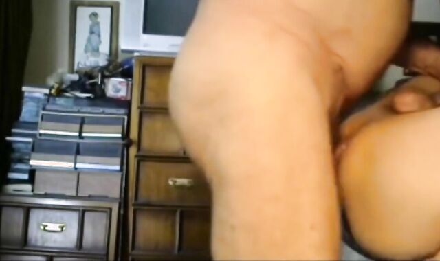 Bareback Blowjob for Amateur Masturbator with Grosse Bite