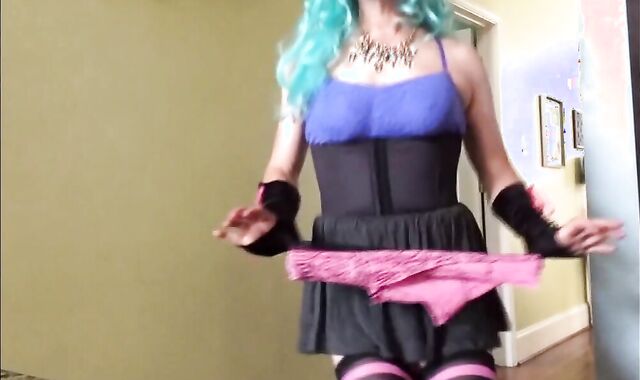 Crossdresser Striptease