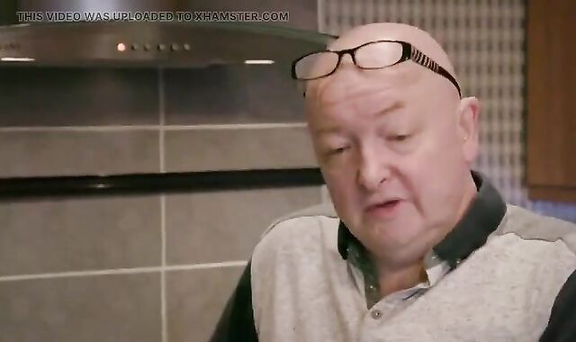 Trabalhadores gays tomando banho juntos