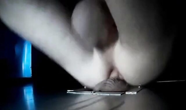 Bareback Amateur Takes Big Cock at Gloryhole