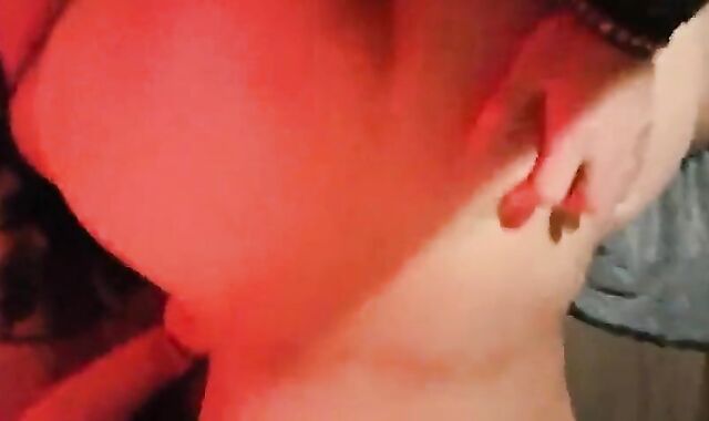 Bareback Amateur Tops a Big-Booty Boy 2