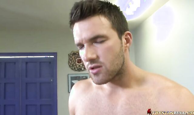 Trystan Bull:voyeur A Gym Where Only Muddy Dudes Apply