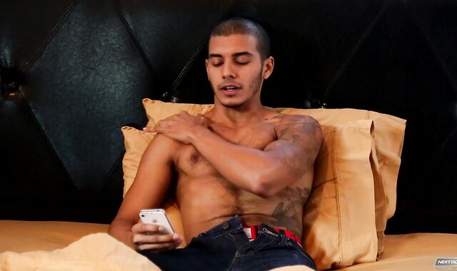 Next Door Mates:voyeur Lusty Lunchtime Craving