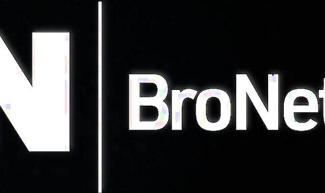 HotAFmen:spycam Mop of Hair,spycam Mustache,voyeur and Muscles Galore