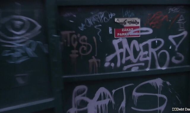 Debt Dandy:spycam A Pricey Affair for Art's Sake