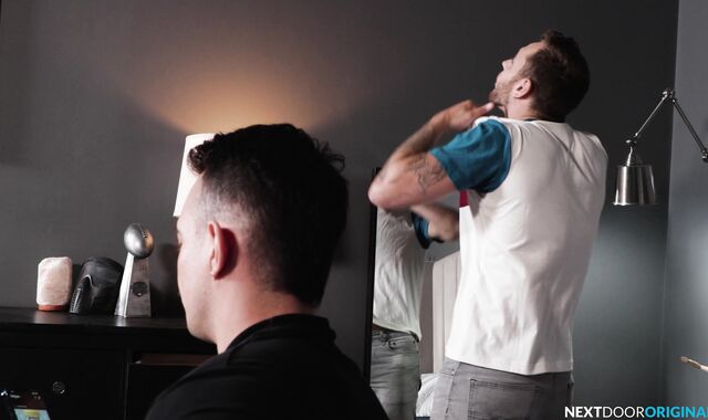 Next Door Originals:voyeur Failing to Fly Solo:spycam Guido voyeur&spycam Carter