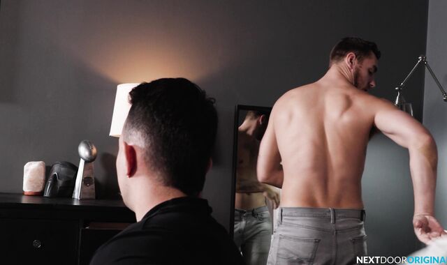 Next Door Originals:voyeur Failing to Fly Solo:spycam Guido voyeur&spycam Carter