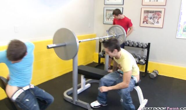Next Door Lad:spycam Weight Bench Takes on Fresh Meaning for 3