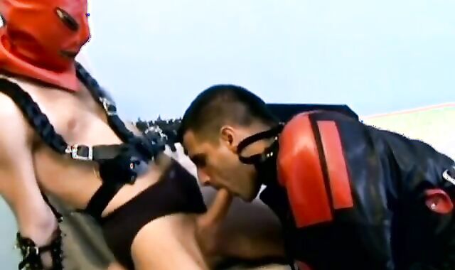 hooded chap heads lusty with his in nature's apparel ten-Pounder