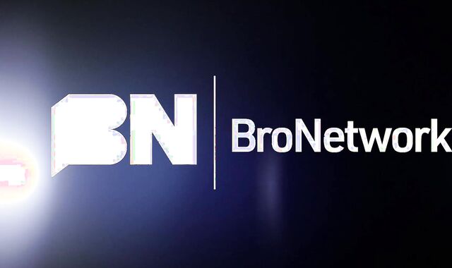 HotAFmen:voyeur Detecting the Crazy Side of Nestor Canquiz