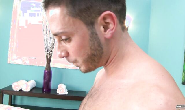 Next Door Friends:voyeur A rubdown beyond the norm