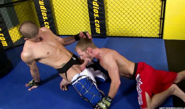 Next Door Homies:voyeur Gym Pals Get Too Close