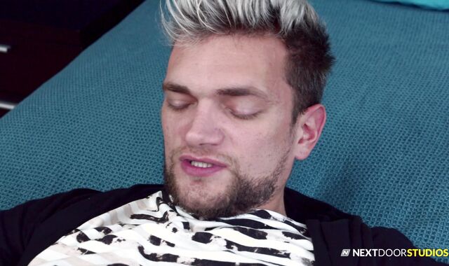 Next Door Pals:voyeur Inevitable Temptations