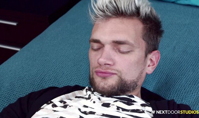 Next Door Pals:voyeur Inevitable Temptations