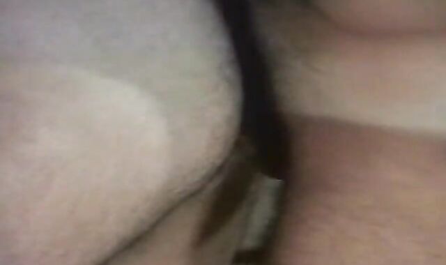 2 masculines getting dirty on the bed