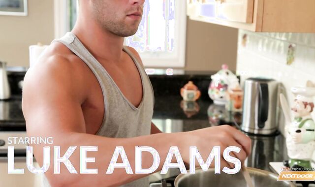 Next Door Pals:spycam Arch Me Over Against That Pole