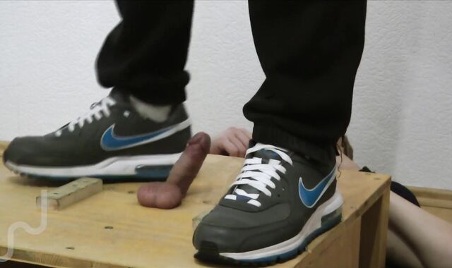 Eggs Stomping Makes marvelous Pancakes voyeur(nuts Stomped In Cage,spycam also Postcum)