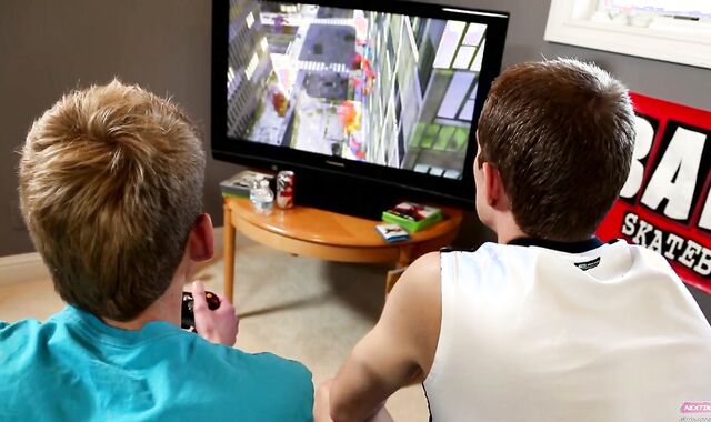 Next Door Youngster:spycam Blow My Bulbous Fuckpole Anderson!