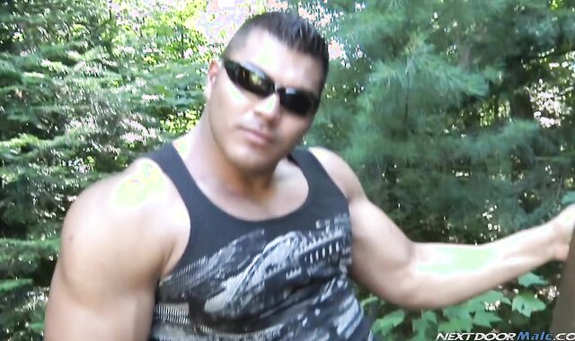 Next Door Masculine:Cam Provocative Spreading in The Shaded Clearing