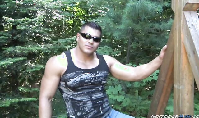 Next Door Masculine:Cam Provocative Spreading in The Shaded Clearing
