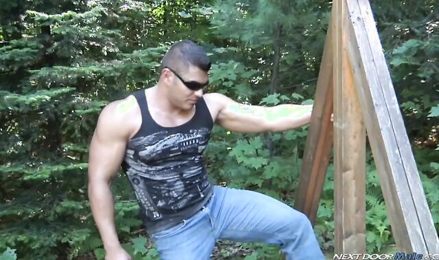 Next Door Masculine:Cam Provocative Spreading in The Shaded Clearing