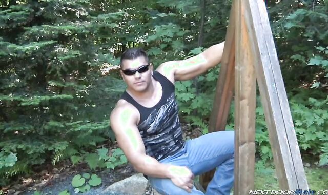 Next Door Masculine:Cam Provocative Spreading in The Shaded Clearing
